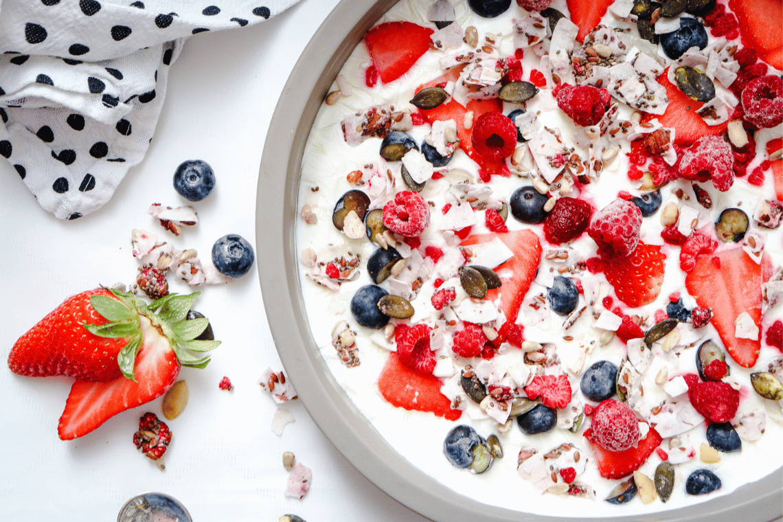 Frozen yogurt with fruits and granola