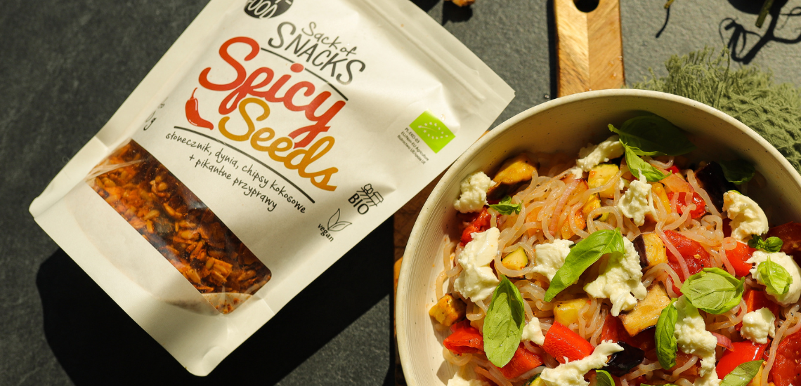 Fit konjac pasta with roasted vegetables and mozzarella